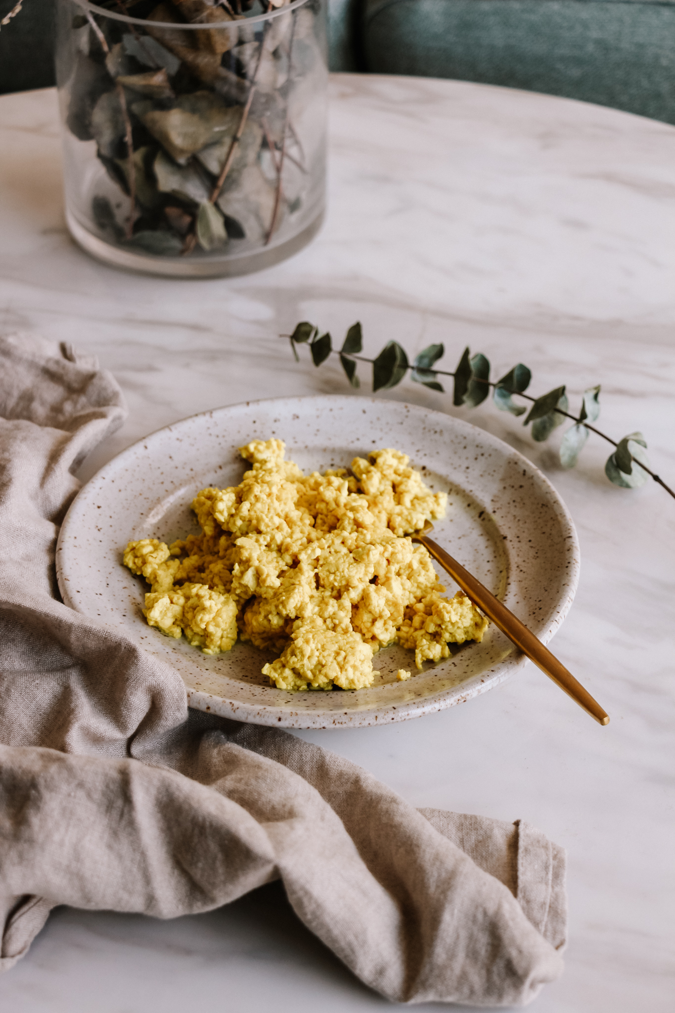 easy tofu scramble made with 4 ingredients in just 15 minutes!