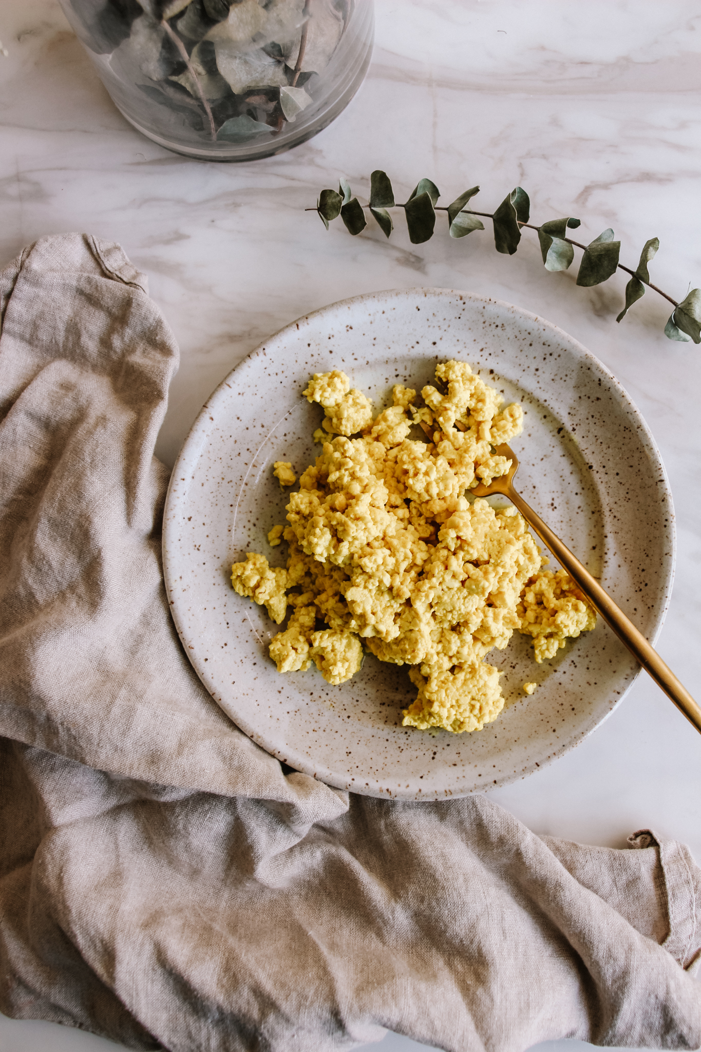 easy tofu scramble #vegan #plantbased #breakfast